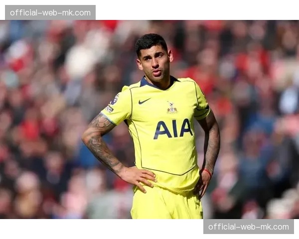 罗梅罗伤退泪洒赛场，热刺后防核心赛季报销打击巨大